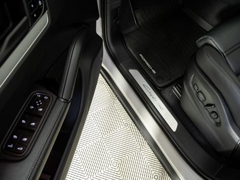 New 2026 Porsche Cayenne AWD/4WD image 8