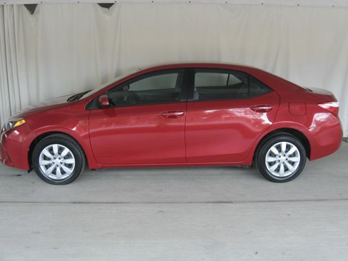 Used 2014 Toyota Corolla LE image 22