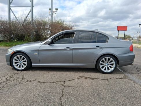Used 2009 BMW 328i xDrive Sedan image 4