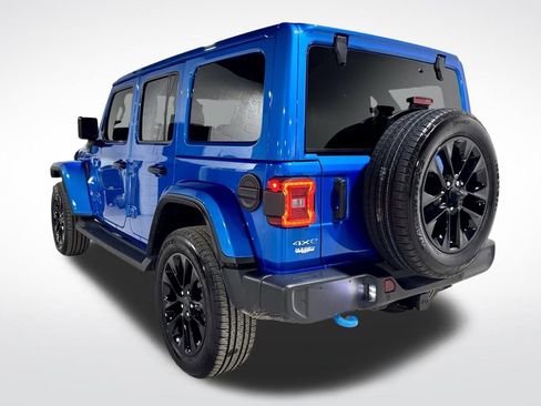 Used 2024 Jeep Wrangler Unlimited Sahara w/ Technology Group image 7
