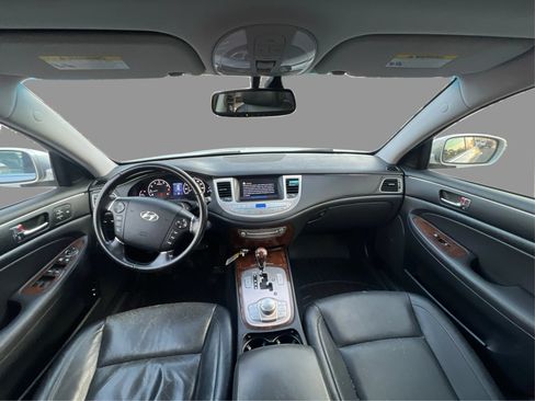 Used 2009 Hyundai Genesis 3.8 w/ Technology Pkg 4 RWD image 28