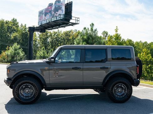 New 2025 Ford Bronco Badlands image 10