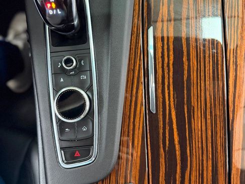 Used 2021 Cadillac Escalade Luxury AWD/4WD image 33