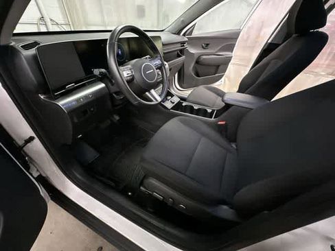Used 2024 Hyundai Kona SEL w/ Convenience Package image 16