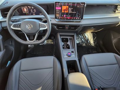 New 2025 Volkswagen Tiguan SE