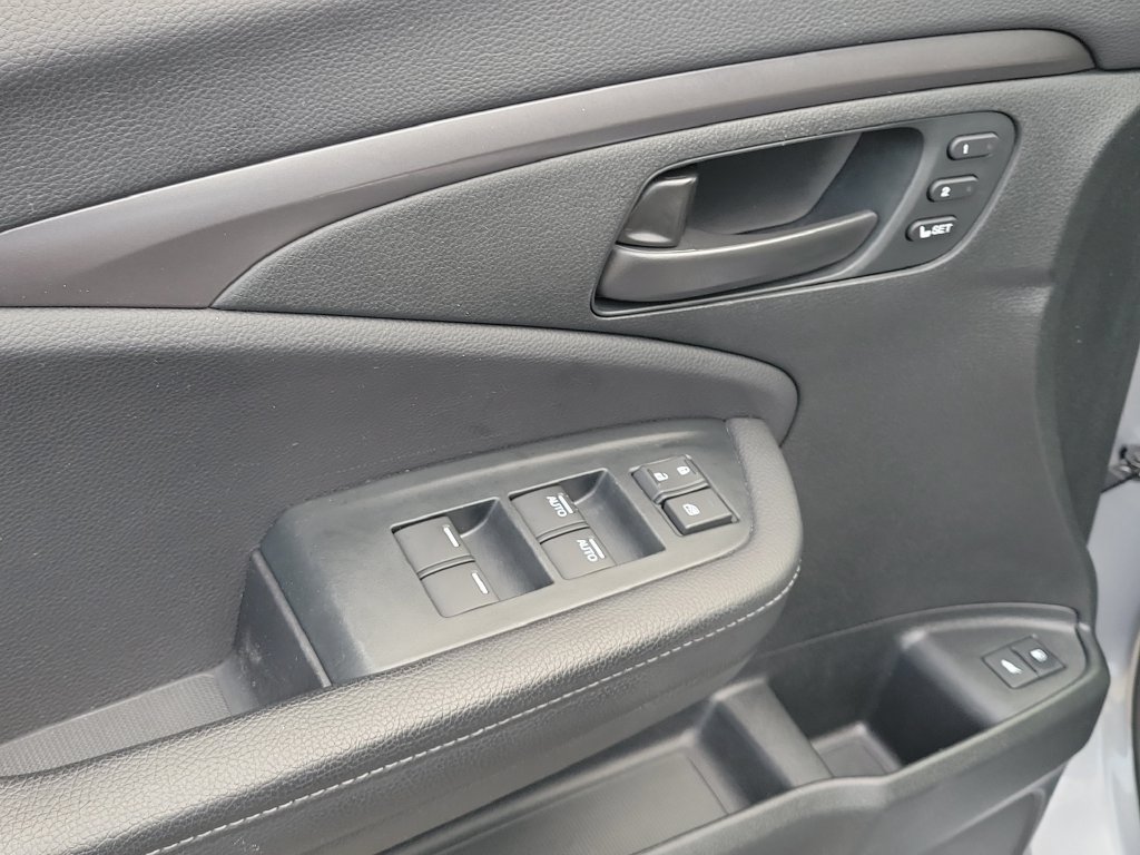 Used 2023 Honda Passport EX-L image 19