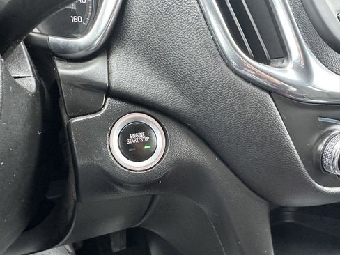 Used 2021 Chevrolet Equinox LT image 36