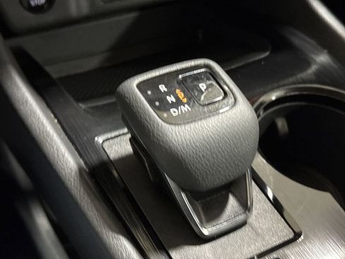 Used 2024 Nissan Rogue SV FWD image 17