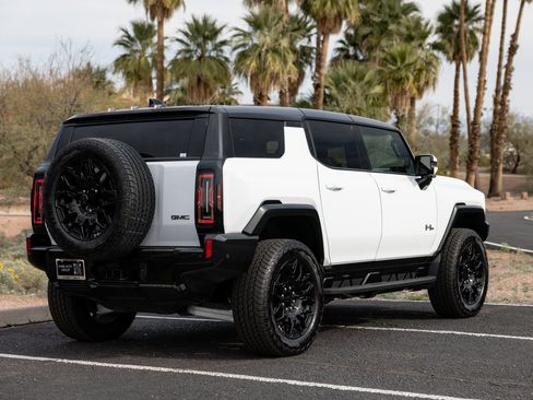 Used 2025 GMC Hummer EV 2X image 11