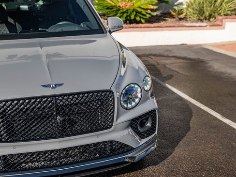 Used 2023 Bentley Bentayga Speed image 37