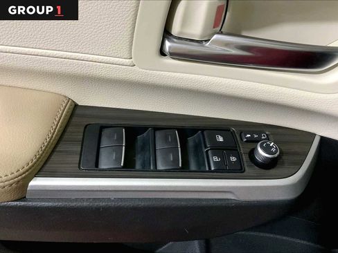 Certified 2022 Toyota Sienna Limited image 35