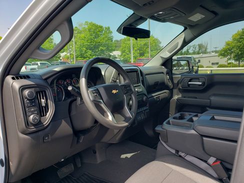Used 2022 Chevrolet Silverado 1500 Custom w/ Safety Confidence Package AWD/4WD image 27