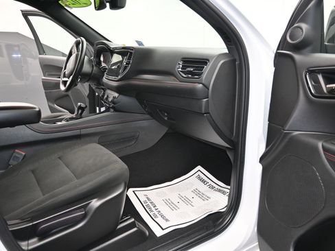 Used 2025 Dodge Durango GT image 29
