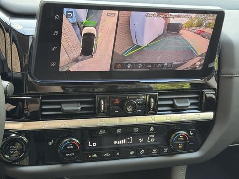 New 2026 Nissan Pathfinder SL AWD/4WD image 11