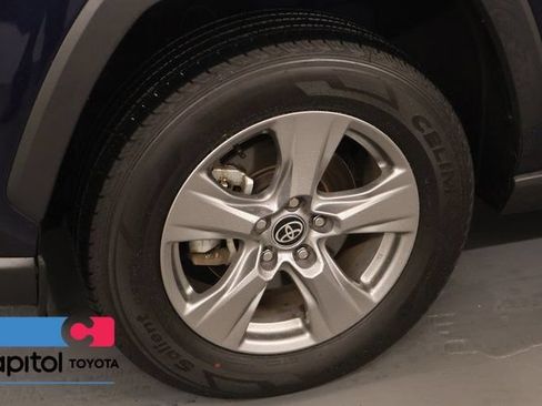 Used 2025 Toyota RAV4 XLE AWD/4WD image 7