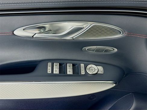 Used 2023 Genesis GV70 2.5T Select w/ Sport Prestige Package image 11