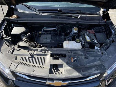 Used 2019 Chevrolet Trax LS image 30