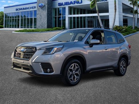 Used 2023 Subaru Forester Premium image 3