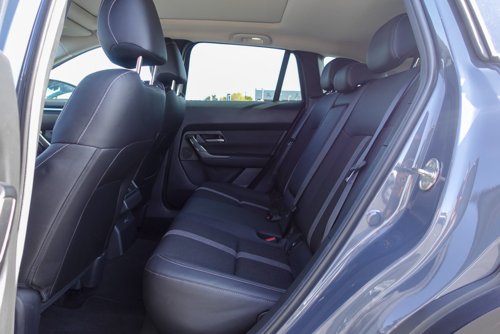 Certified 2025 MAZDA CX-50 AWD 2.5 S w/ Premium Package image 15