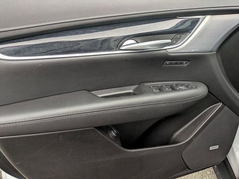 Used 2025 Cadillac XT5 Premium Luxury image 14