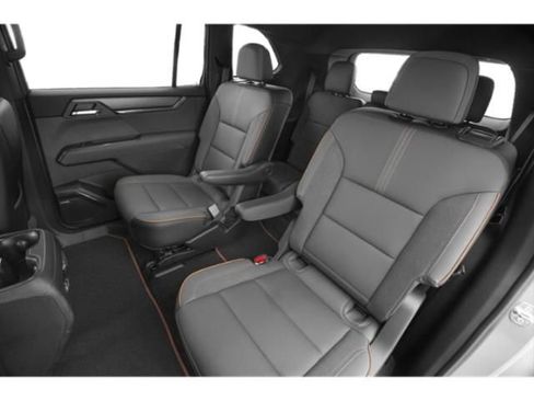 Used 2025 GMC Acadia AT4 w/ Luxury Package AWD/4WD image 13