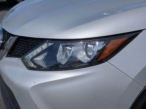 Used 2017 Nissan Rogue Sport SL image 12