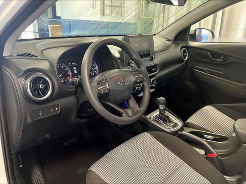 Certified 2022 Hyundai Kona SE image 8