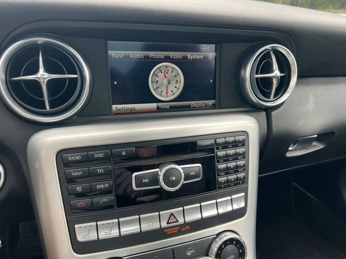 Used 2015 Mercedes-Benz SLK 250 w/ Premium Package image 30