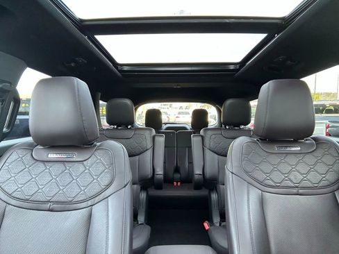 Used 2025 Ford Explorer Platinum w/ LUX Leather Package image 16