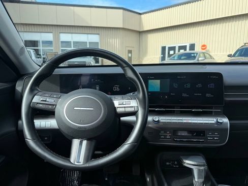 Certified 2025 Hyundai Kona SEL AWD/4WD image 5
