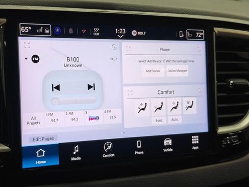 Used 2025 Chrysler Pacifica Select FWD image 6
