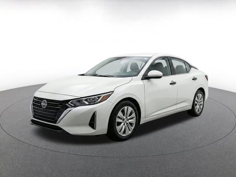 Used 2025 Nissan Sentra S FWD image 3