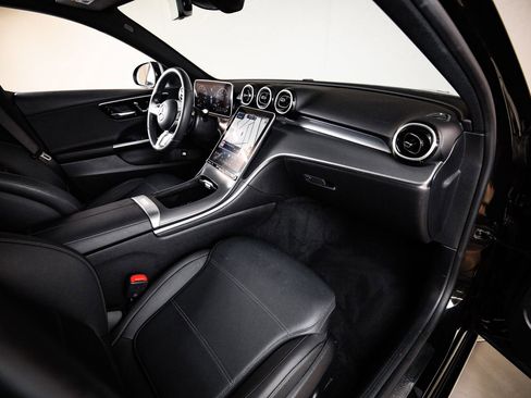 Used 2025 Mercedes-Benz C 300 Sedan image 28