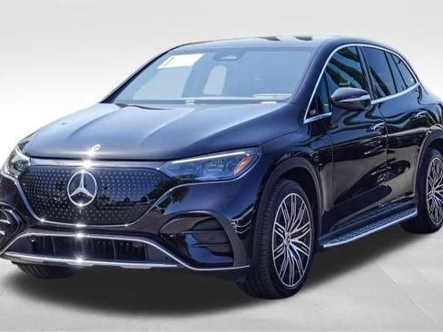 Used 2023 Mercedes-Benz EQE 500 4MATIC SUV image 3