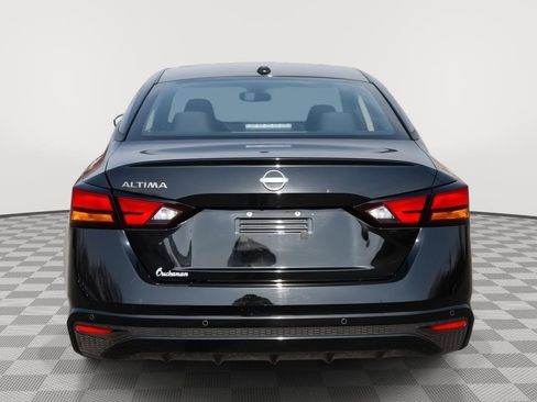 Used 2025 Nissan Altima 2.5 SV FWD image 6