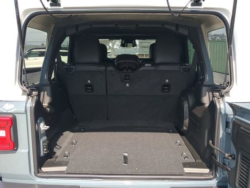 New 2026 Jeep Wrangler Unlimited Sahara AWD/4WD image 11