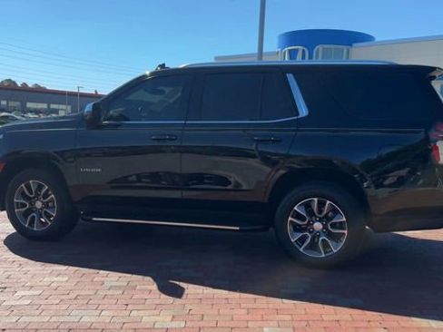 Used 2022 Chevrolet Tahoe LT w/ Luxury Package RWD image 8