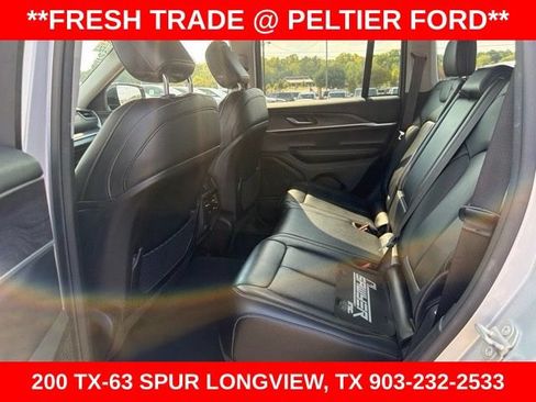 Used 2023 Jeep Grand Cherokee Limited AWD/4WD image 7