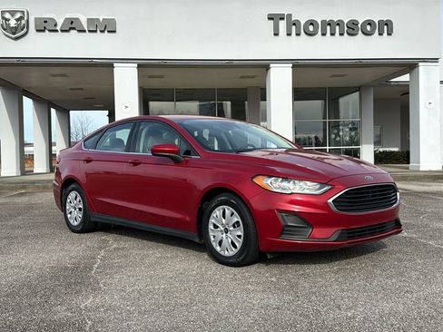 Used 2020 Ford Fusion S image 2