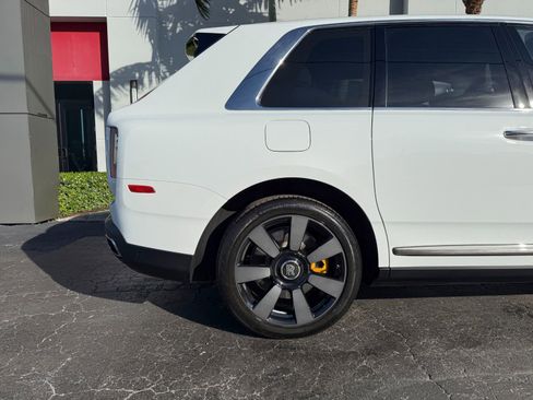 Used 2023 Rolls-Royce Cullinan image 4