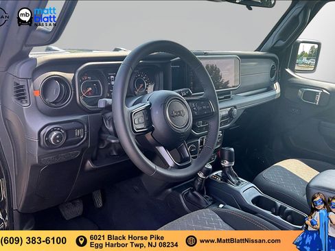 Used 2026 Jeep Gladiator Mojave AWD/4WD image 13