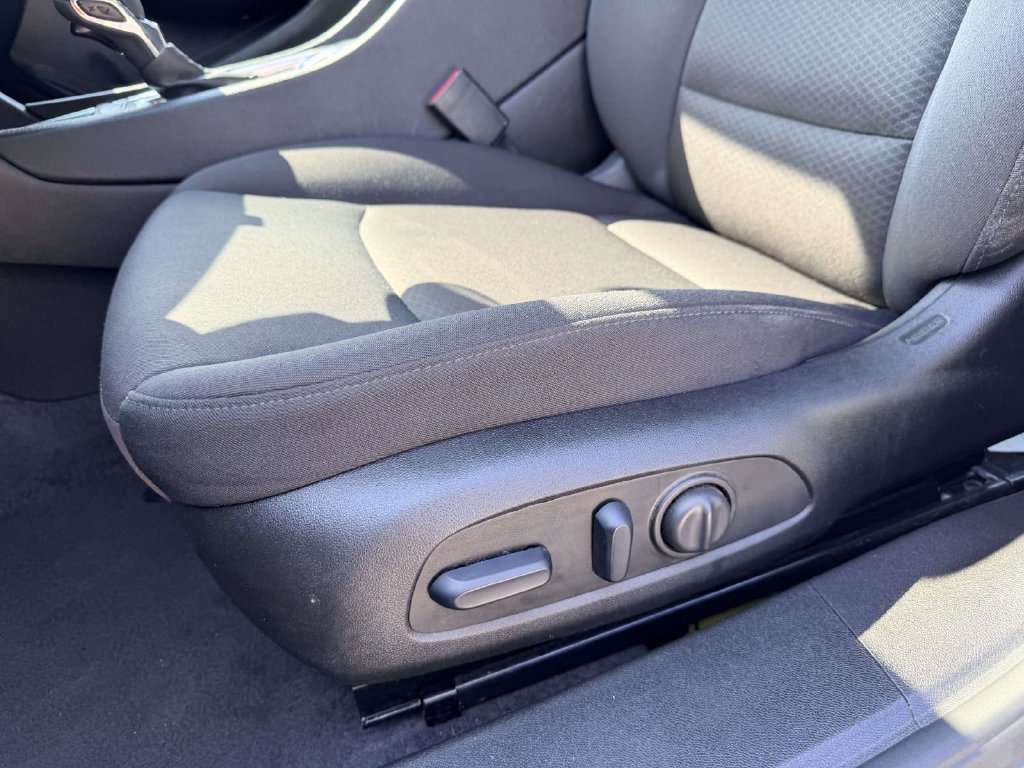 Used 2025 Chevrolet Malibu LT FWD image 14