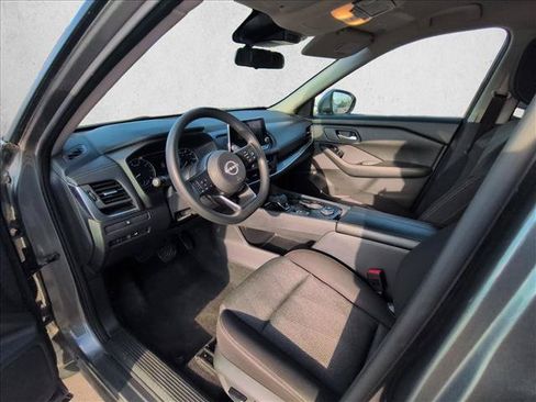 Used 2024 Nissan Rogue SV AWD/4WD image 10