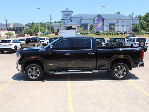 Used 2026 GMC Sierra 2500 SLT w/ SLT Premium Package AWD/4WD image 9