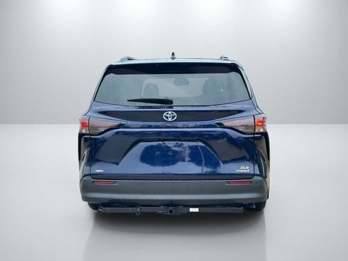 Used 2023 Toyota Sienna XLE w/ XLE Plus Package AWD/4WD image 6