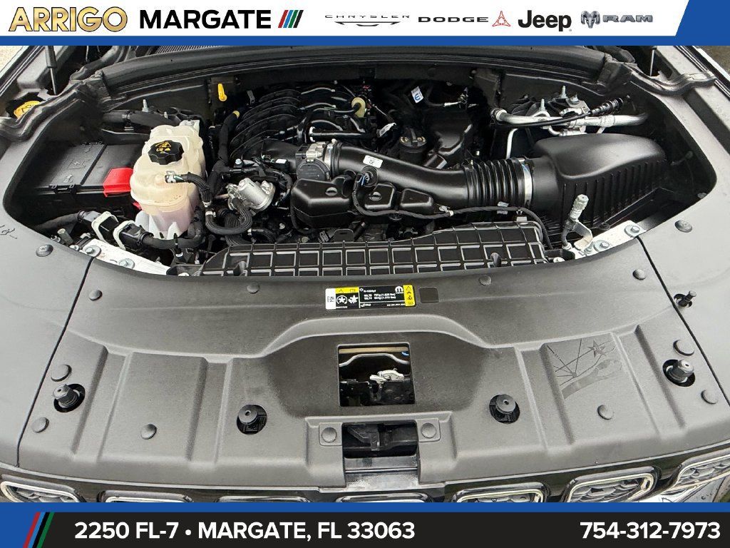 Used 2025 Jeep Grand Cherokee Limited RWD image 19