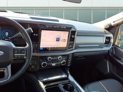 Used 2024 Ford F250 Platinum image 18