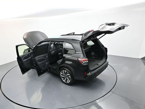 Used 2025 Subaru Forester Touring AWD/4WD image 38