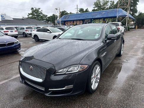 Used 2016 Jaguar XJ L Portfolio RWD image 3