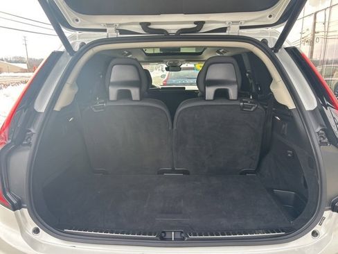 Certified 2025 Volvo XC90 B6 Plus image 11
